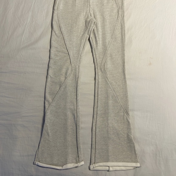 Good American Split Flare Fleece Sweatpants *NWT* - Picture 2 of 9